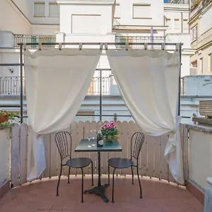 trevi-domus-avignonesi.it-romehotels.com/