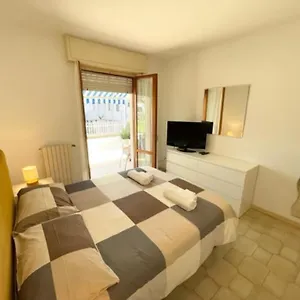 parcheggio-gratis-giardino-mare-900-mt-wifi.hotelitalianriviera.com/